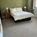 Arbutus Lodge